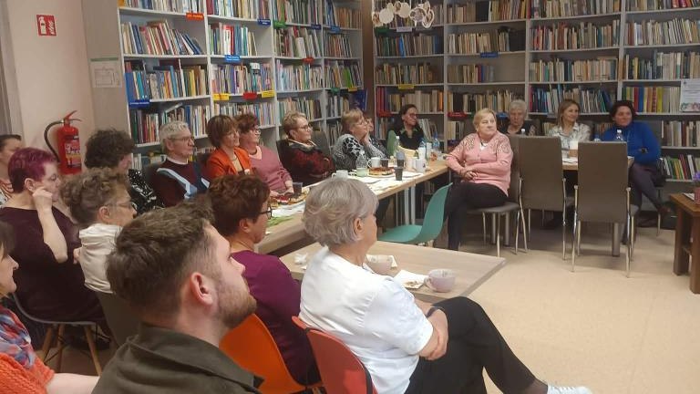 Spotkanie autorskie z Beatą Sabałą-Zielińską w Gminnej Bibliotece Publicznej w Kluszkowcach (6).jpg