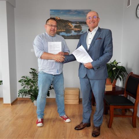 Podpisanie umowy - Biuro Turystyczne Dartur