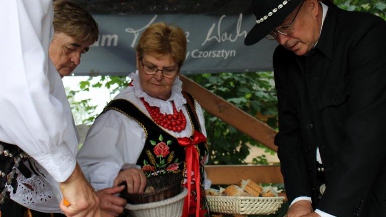 IMG_5623 (835x1280).jpg